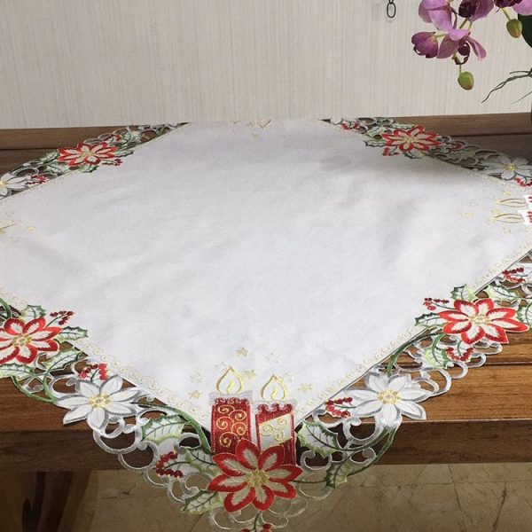 The Competitive Edge of a Christmas Tablecloth Manufacturer With In House Design